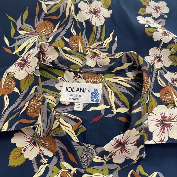 Iolani Hawaii VTG Short Sleeve Button Up Shirt Size Small - Picture 2 of 6